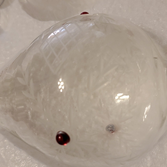 NWT, Crystal Etched,Small 3 Red Crystals around each. 1 globe,1 hurricane shape - Picture 4 of 8